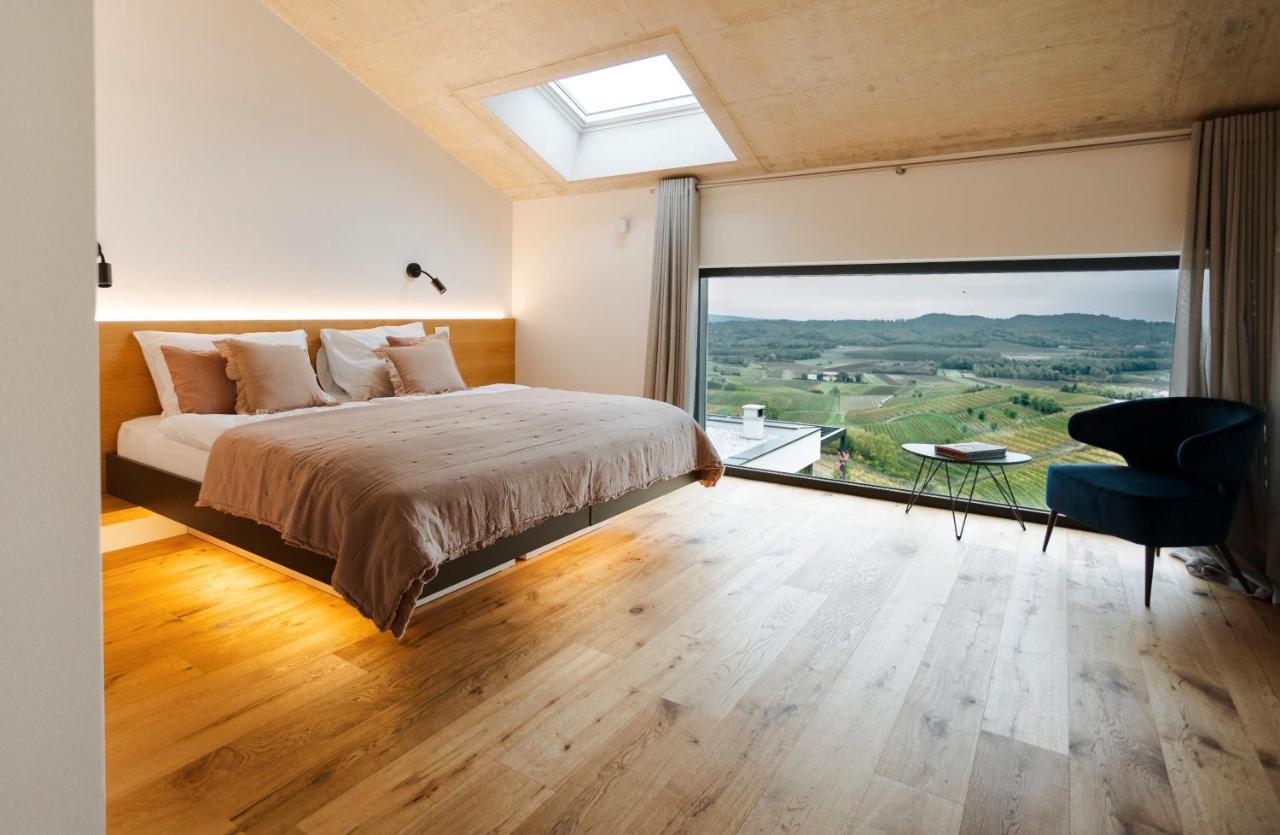 Tavarneta Estate Dobrovo Exteriér fotografie