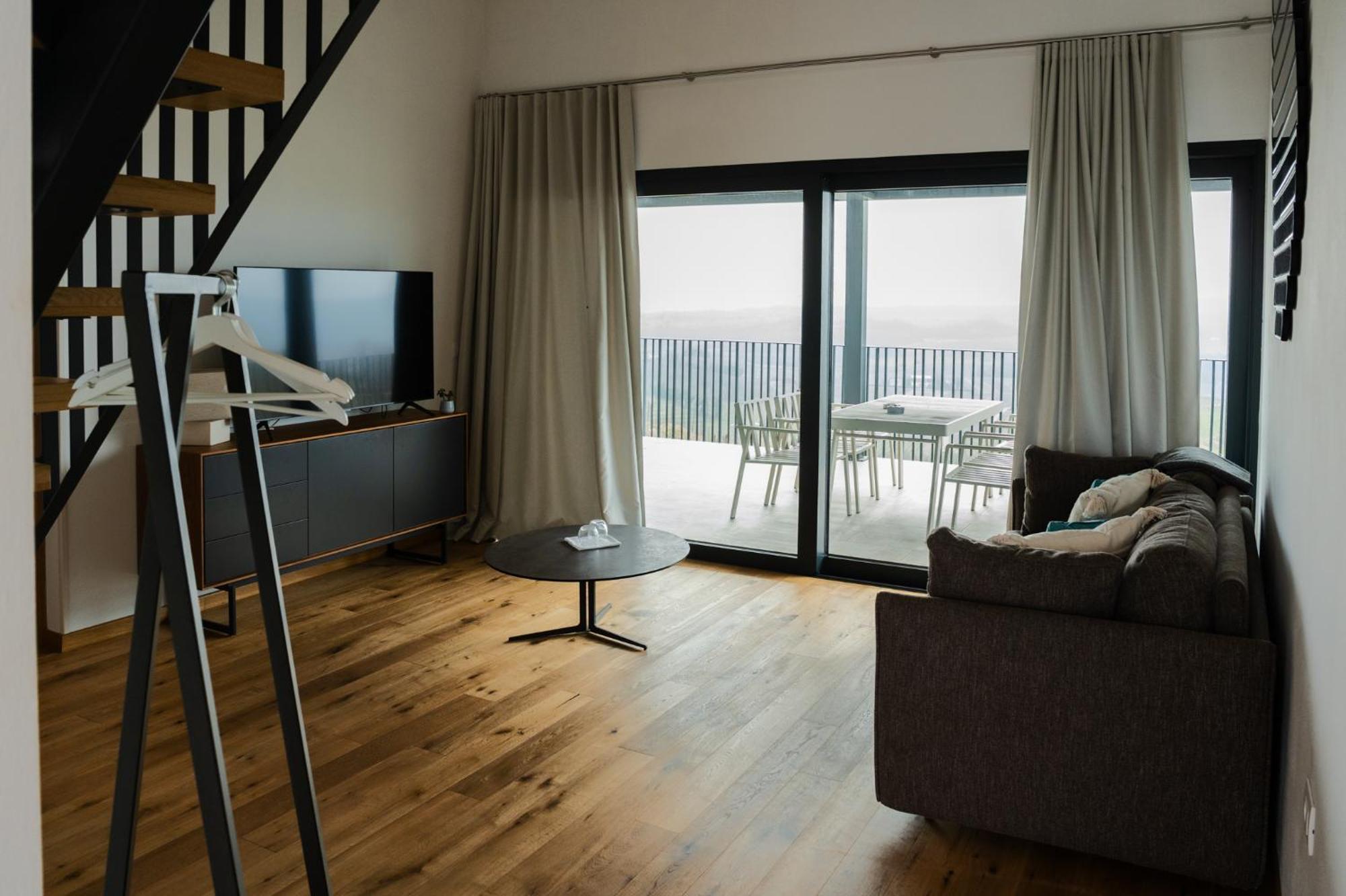 Tavarneta Estate Dobrovo Exteriér fotografie