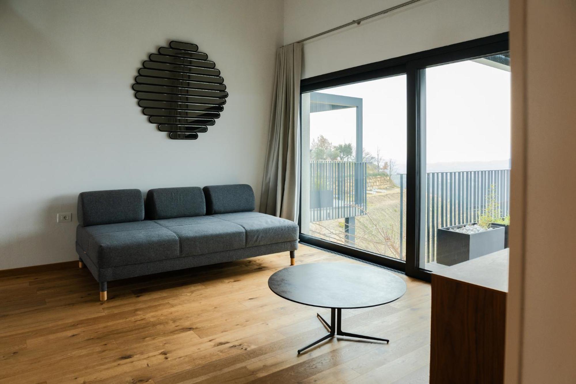 Tavarneta Estate Dobrovo Exteriér fotografie